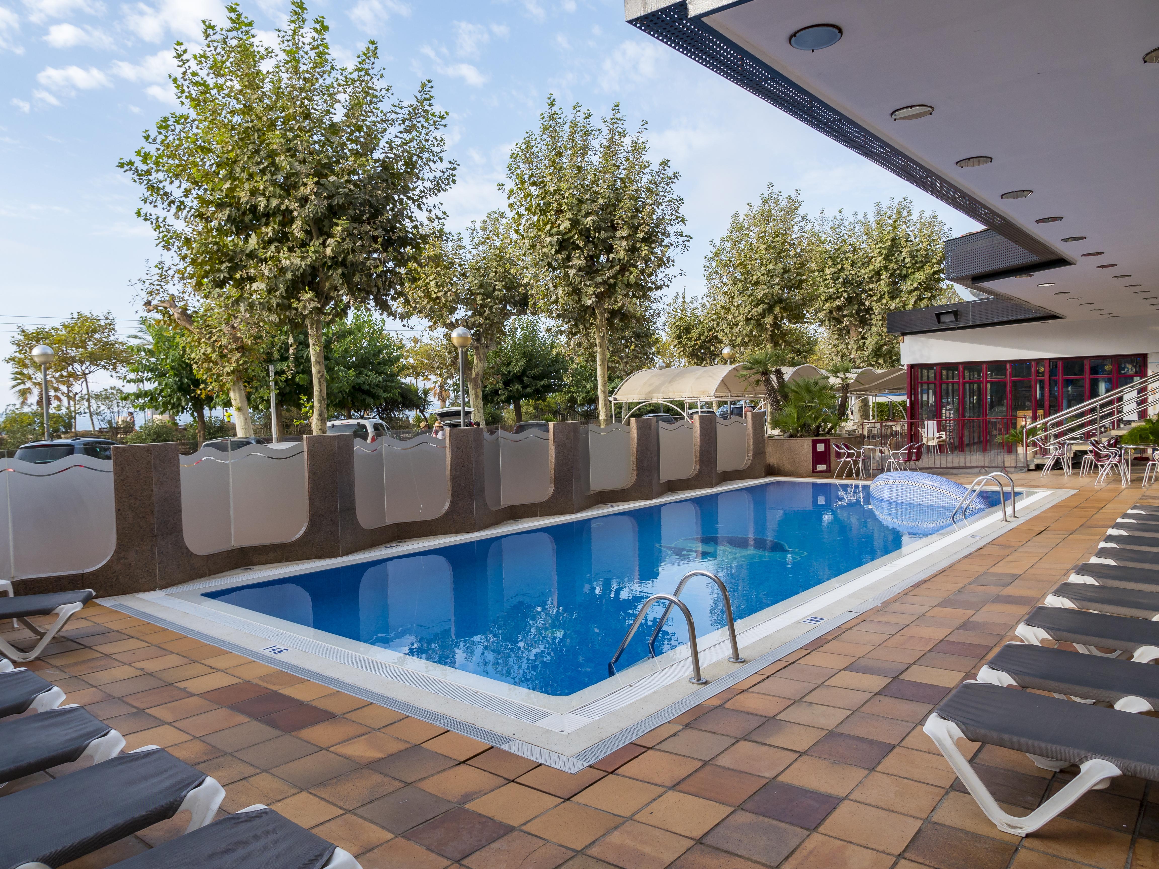 Checkin Garbi Hotel Калея Екстериор снимка